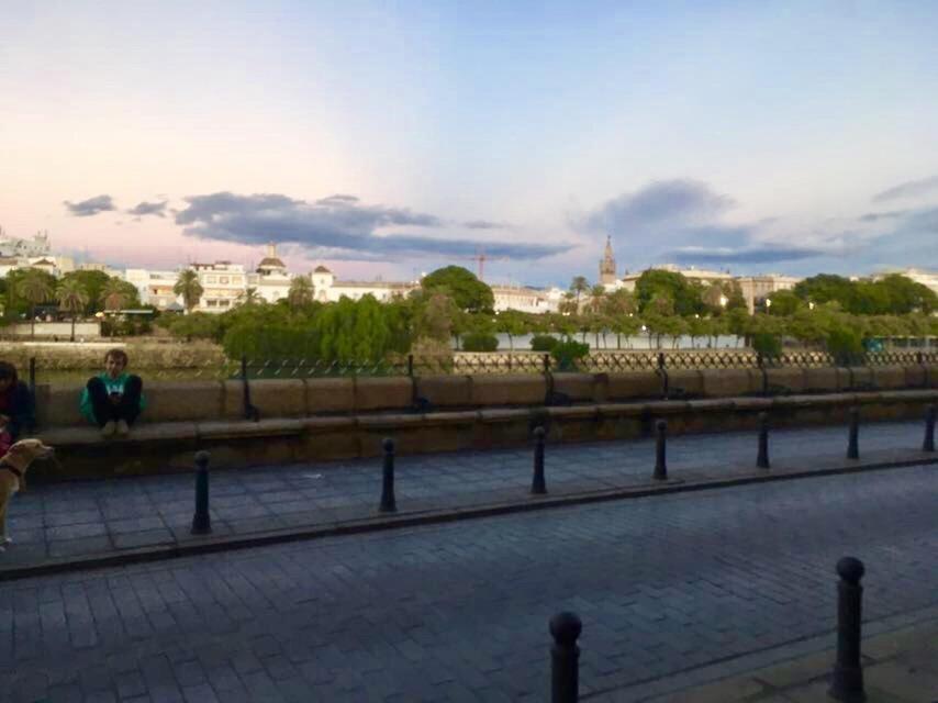 Boho Chic River Side Apartment Sevilla Eksteriør bilde